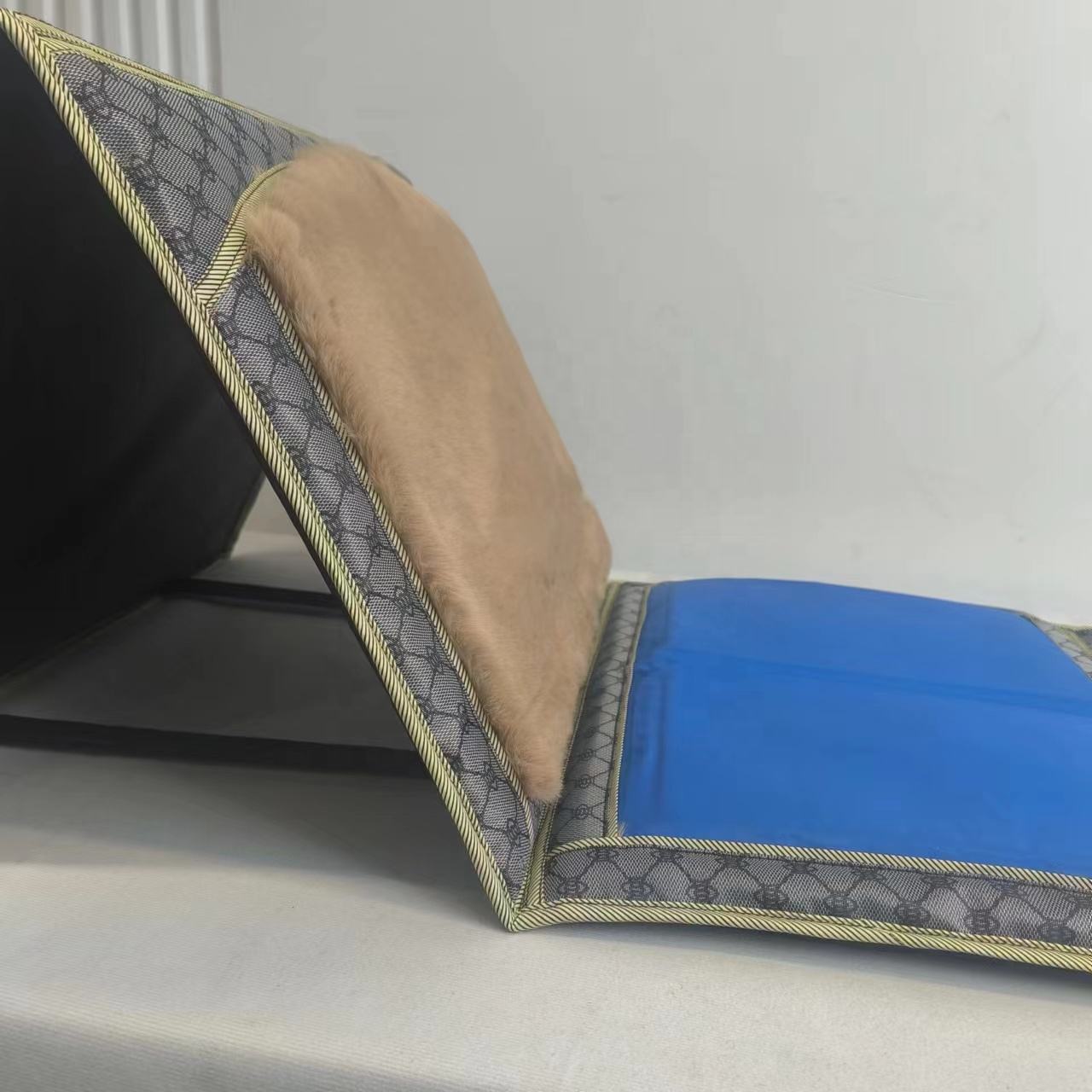 Modern Islamic Prayer Rug with Backrest, High-Pile Plush Villus, Cooling Cushion & Foldable Design