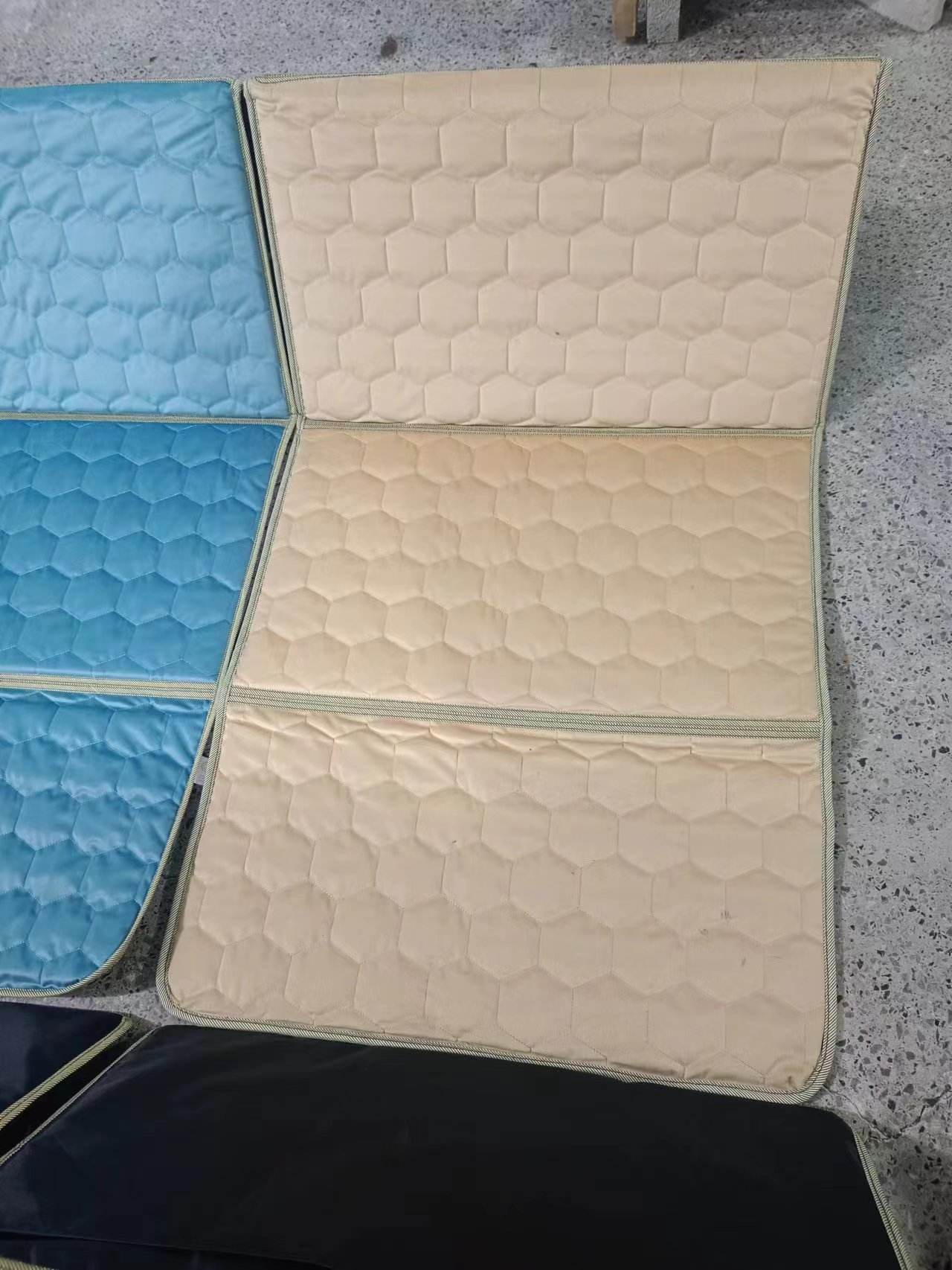 Kids Prayer Gift Set with Sponge Padding, Foldable Travel Mat & Carry Bag for Children