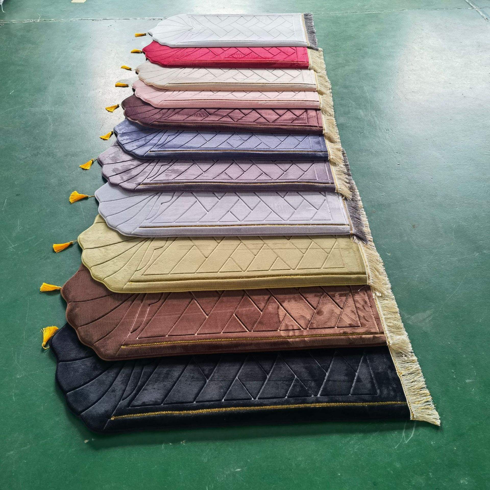 Flannel Prayer Mat with Memory Foam, Plush Solid Color Rug for Enhanced Comfort & Support